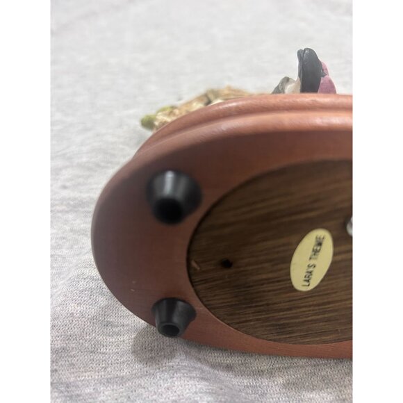 Romantic couple on Tree Swing Figurine Valentine Gift Vintage Collectible - Picture 7 of 9